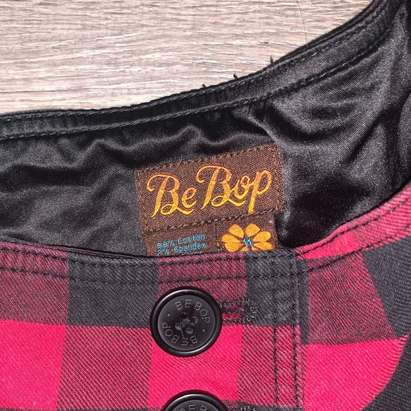 Size 11 BeBop plaid buttoned skirt. - Picture 2 of 4